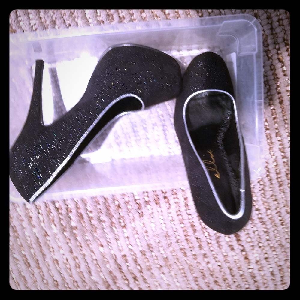 Shoes worn once